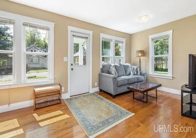 Photo 3 of Single family home for sale at 616 Crest St, Kingsford, MI 49802 | MLS# 50187236 | Listing updated on 2025-09-29
