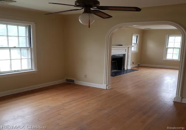 Photo 4 of Sale Pending at 16215 And 16217 Greenview Ave, Detroit, MI 48219 | MLS# 60167991 | Listing updated on 2025-06-30