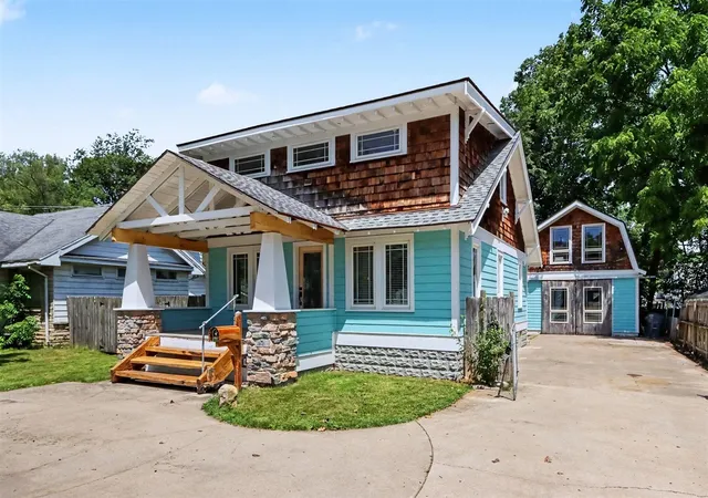 Photo 3 of Sale Pending at 1227 E Cork St, Kalamazoo, MI 49001 | MLS# 70545349 | Listing updated on 2026-08-25