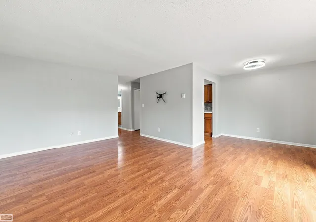 Listing Photo 5 - Condo for sale in building located at 1900 River Rd, Marysville, MI 48040 - Unit #H3