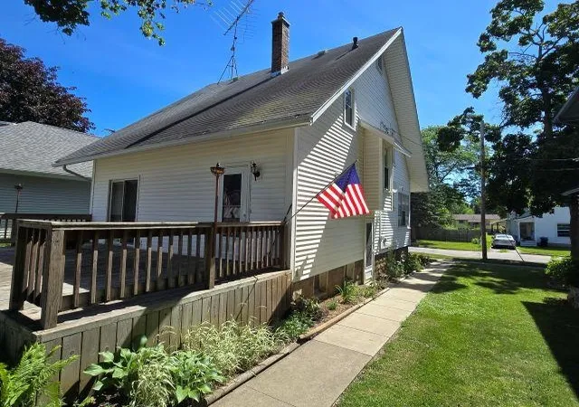 Homes for sale in Owosso, MI | 802 S Park St, Owosso, MI 48867 | MLS# 50212226