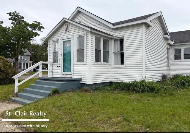 1st image of 506 W Muskegon Ave, Muskegon, MI 49440 | MLS# 50209054