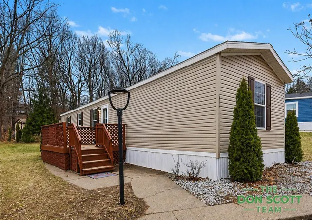 1st image of 6913 Sandwood St, Rockford, MI 49341 | MLS# 70546858