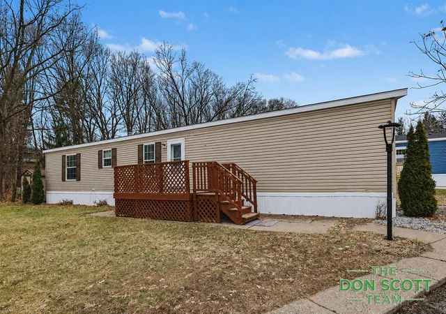 2nd image of 6913 Sandwood St, Rockford, MI 49341 | MLS# 70546858