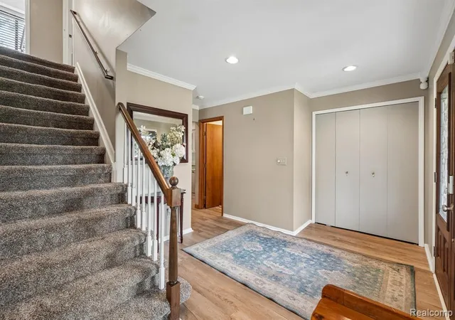 Photo 5 of Sale Pending at 36339 Parklane Cir, Farmington Hills, MI 48335 | MLS# 61014122 | Listing updated on 2026-08-09