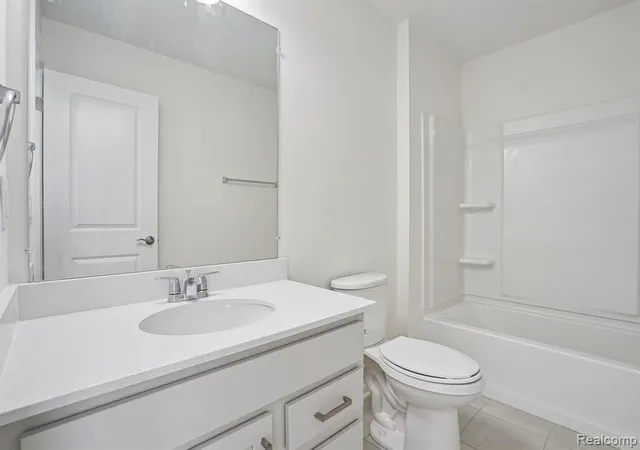 Listing Photo 2 - Condo for sale in building located at 25424 Orwell St, Novi, MI 48375