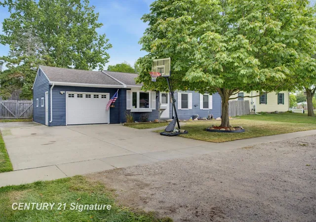 3rd image of 4526 Lorraine Ave, Saginaw, MI 48604 | MLS# 50219534