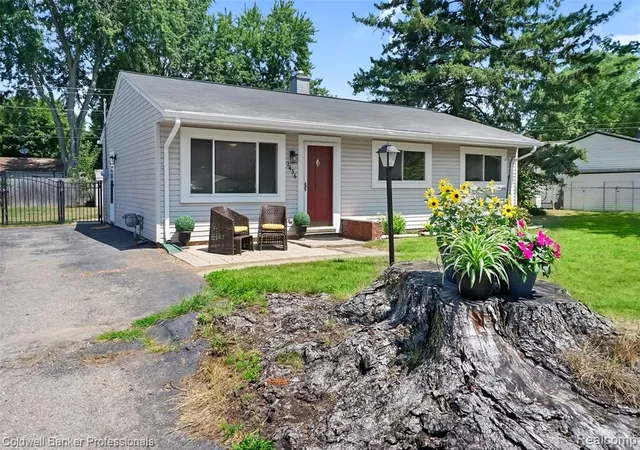 1st image of 2436 Toby Rd, Lake Orion, MI 48359 | MLS# 61018226