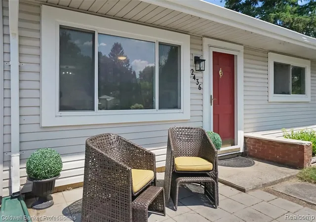 2nd image of 2436 Toby Rd, Lake Orion, MI 48359 | MLS# 61018226