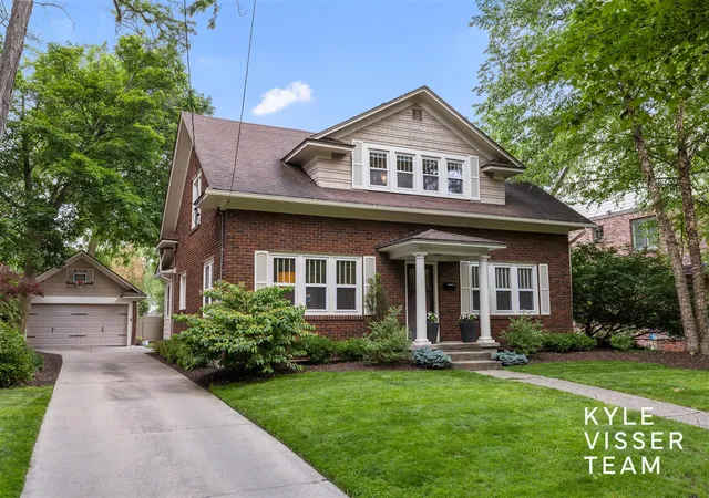 Homes for sale in East Grand Rapids, MI | 964 Pinecrest Ave, East Grand Rapids, MI 49506 | MLS# 70538451
