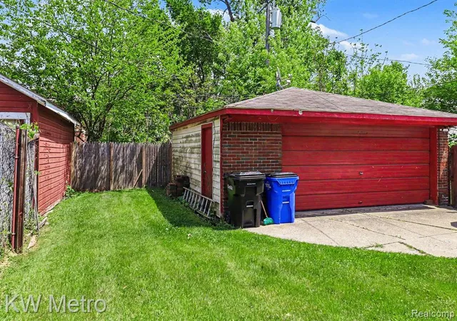 Homes for sale in Detroit, MI | 9116 Meyers Rd, Detroit, MI 48228 | MLS# 60994582