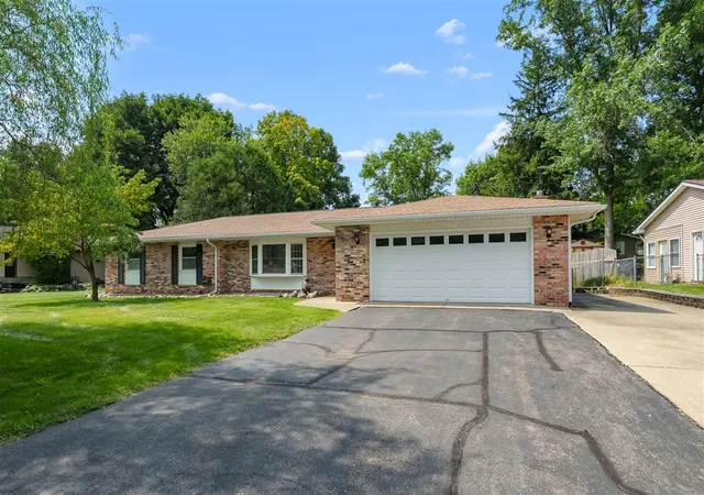 Photo 2 of Sale Pending at 5037 Patland Dr, Kalamazoo, MI 49009 | MLS# 70553964 | Listing updated on 2026-08-23