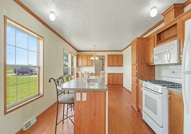 5th image of 3895 W Broomfield Rd, Mount Pleasant, MI 48858 | MLS# 80071109