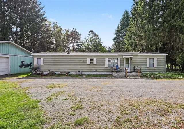 Photo 2 of Single family home for sale at 2791 Kinneville Rd, Leslie, MI 49251 | MLS# 70554983 | Listing updated on 2026-08-27
