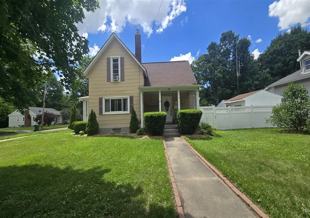 Homes for sale in Charlotte, MI | 301 N Sheldon St, Charlotte, MI 48813 | MLS# 70541681