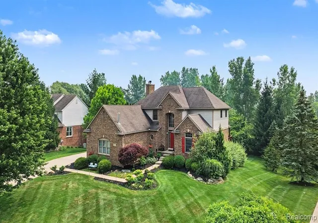 2nd image of 3544 S Creek Dr, Rochester, MI 48306 1475 | MLS# 61023449