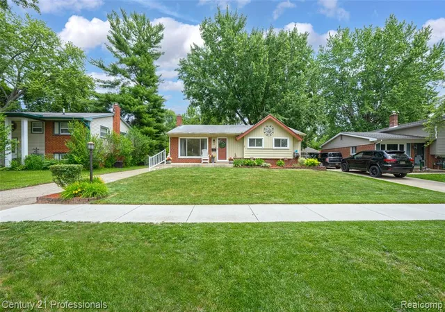 Homes for sale in Ypsilanti, MI | 1153 Gault Dr, Ypsilanti, MI 48198 | MLS# 61008403