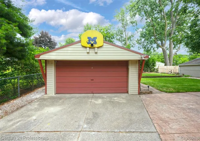 Homes for sale in Ypsilanti, MI | 1153 Gault Dr, Ypsilanti, MI 48198 | MLS# 61008403