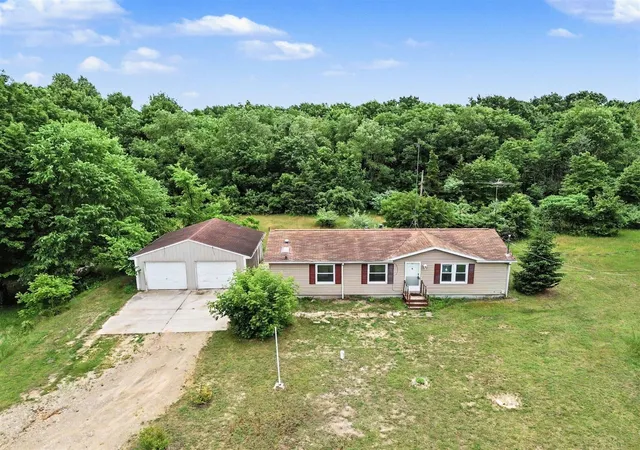 Homes for sale in Riverdale, MI | 11644 E Hillis Rd, Riverdale, MI 48877 | MLS# 70540433