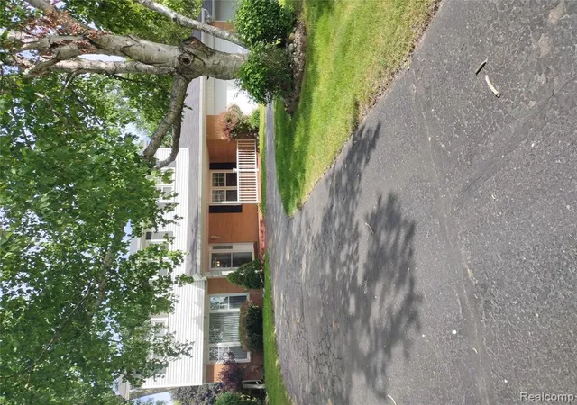 2nd image of 3209 Lakeside Dr, Shelby Township, MI 48316 | MLS# 60999940