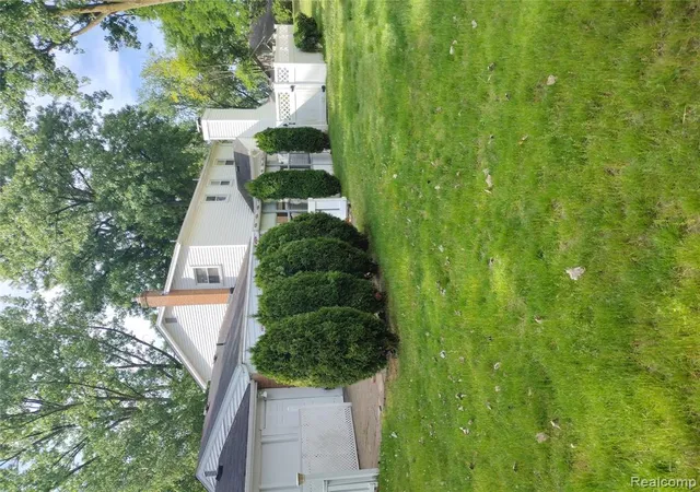 5th image of 3209 Lakeside Dr, Shelby Township, MI 48316 | MLS# 60999940
