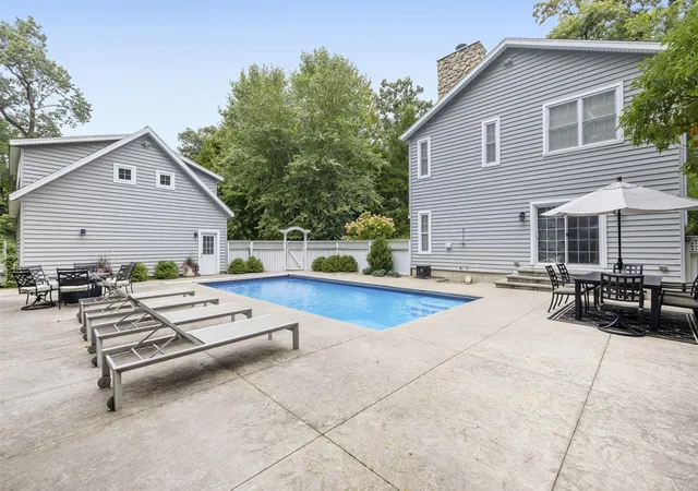 Photo 2 of Single family home for sale at 49200 Golfview Ave, New Buffalo, MI 49117 | MLS# 70552270 | Listing updated on 2026-09-03
