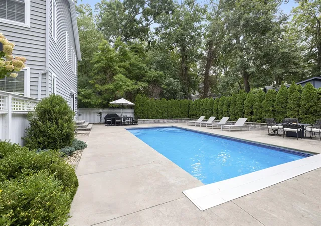 Photo 3 of Single family home for sale at 49200 Golfview Ave, New Buffalo, MI 49117 | MLS# 70552270 | Listing updated on 2026-09-03
