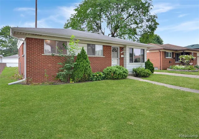 2nd image of 27748 Wagner Dr, Warren, MI 48093 | MLS# 61021326