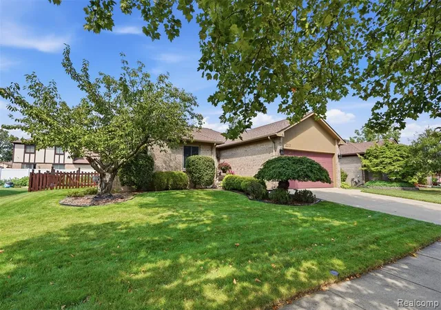 2nd image of 2213 Prescott Dr, Troy, MI 48083 | MLS# 61023097
