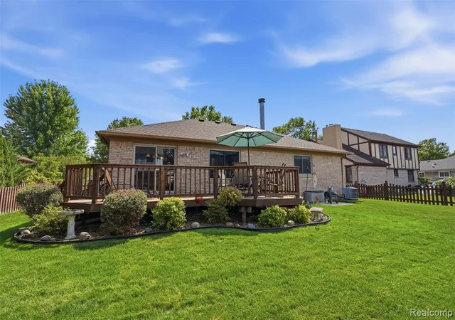 4th image of 2213 Prescott Dr, Troy, MI 48083 | MLS# 61023097