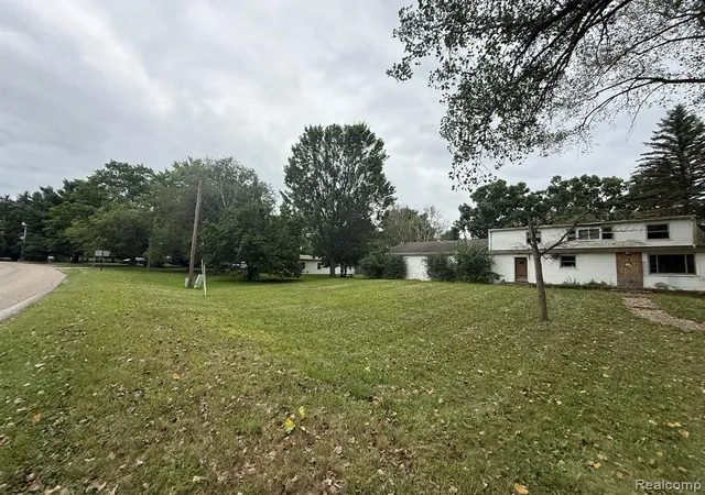 2nd image of 3335 Clinton Rd, Jackson, MI 49201 | MLS# 60931241