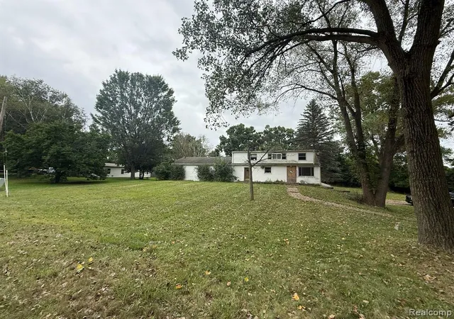 3rd image of 3335 Clinton Rd, Jackson, MI 49201 | MLS# 60931241