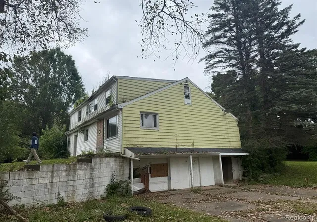 4th image of 3335 Clinton Rd, Jackson, MI 49201 | MLS# 60931241