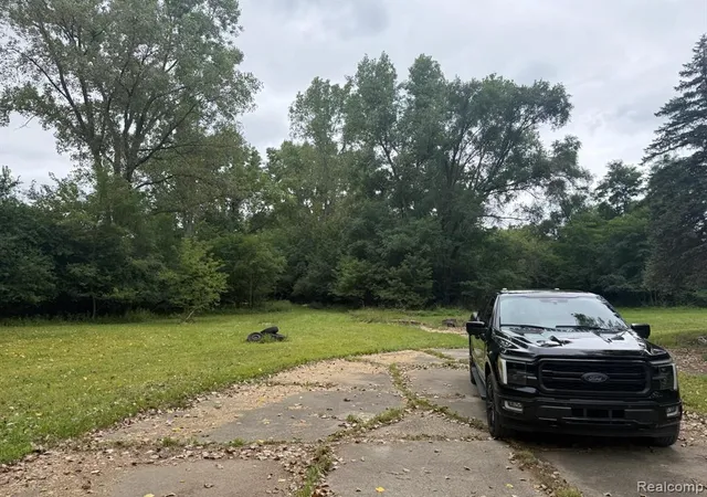 5th image of 3335 Clinton Rd, Jackson, MI 49201 | MLS# 60931241
