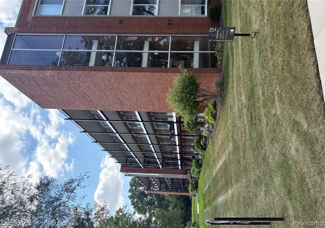 Photo 1 of Condo for sale at 2820 Woodslee Dr #301, Royal Oak, MI 48073 4401 | MLS# 61011734 | Listing updated on 2026-08-27