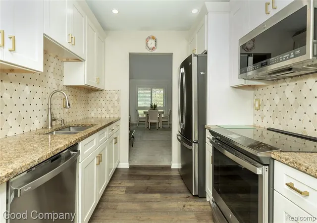 4th image of 969 Wexford Wy, Rochester Hills, MI 48307 2977 | MLS# 61006210