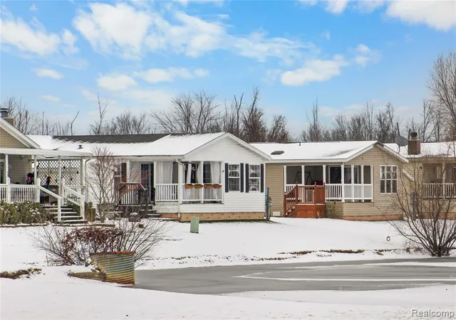 Homes for sale in Gibraltar, MI | 29224 Hidden River, Gibraltar, MI 48173 | MLS# 60957384