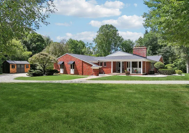 Photo 1 of Single family home for sale at 890 E Romeo Rd, Oakland, MI 48363 | MLS# 50219905 | Listing updated on 2026-08-29