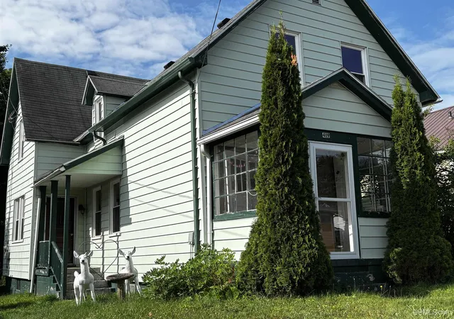 Photo 1 of Single family home for sale at 419 Mcmillan St, Marquette, MI 49855 | MLS# 50215794 | Listing updated on 2026-09-08