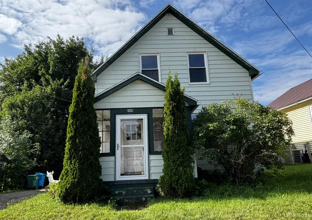 Photo 3 of Single family home for sale at 419 Mcmillan St, Marquette, MI 49855 | MLS# 50215794 | Listing updated on 2026-09-08
