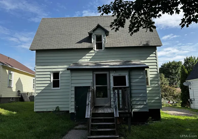 Photo 4 of Single family home for sale at 419 Mcmillan St, Marquette, MI 49855 | MLS# 50215794 | Listing updated on 2026-09-08
