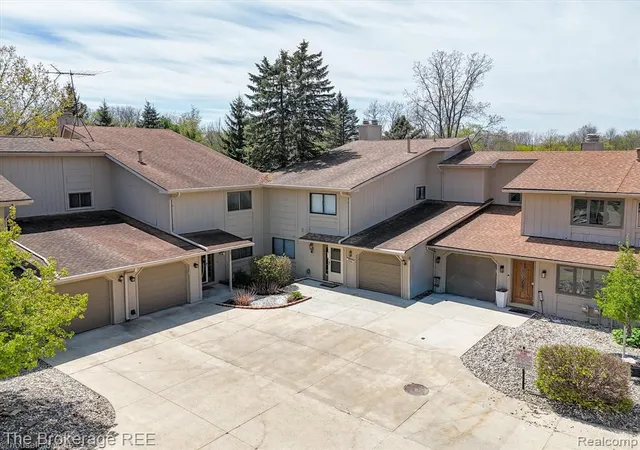 Homes for sale in Grand Blanc, MI | 9538 Fenhill Dr, Grand Blanc, MI 48439 | MLS# 60992122