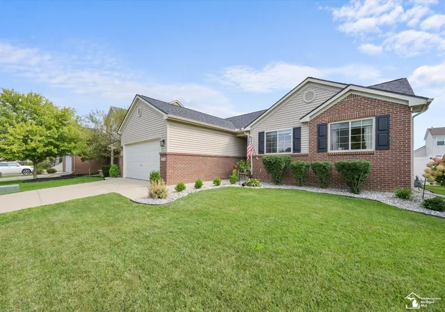 Photo 3 of Sale Pending at 716 Falcon Dr, Dundee, MI 48131 | MLS# 50219387 | Listing updated on 2026-10-06