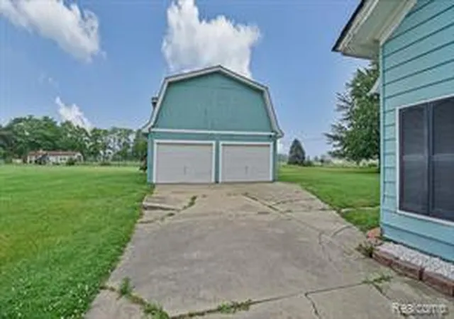 Homes for sale in Wales, MI | 261 Fitz Rd, Wales, MI 48027 | MLS# 61009815