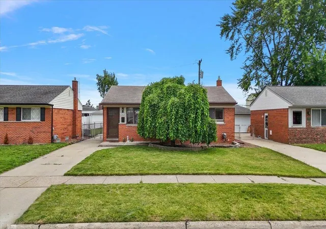 Homes for sale in Roseville, MI | 15650 Flanagan St, Roseville, MI 48066 | MLS# 50212260