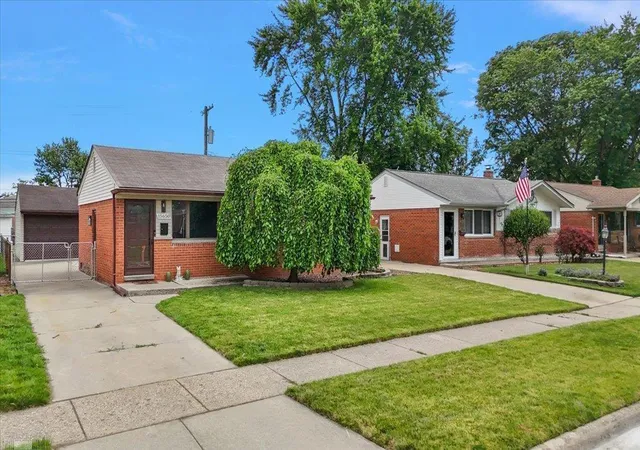 Homes for sale in Roseville, MI | 15650 Flanagan St, Roseville, MI 48066 | MLS# 50212260