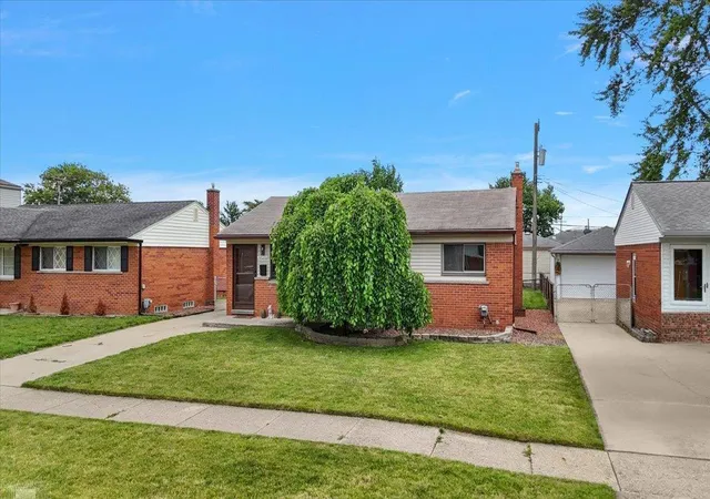 Homes for sale in Roseville, MI | 15650 Flanagan St, Roseville, MI 48066 | MLS# 50212260