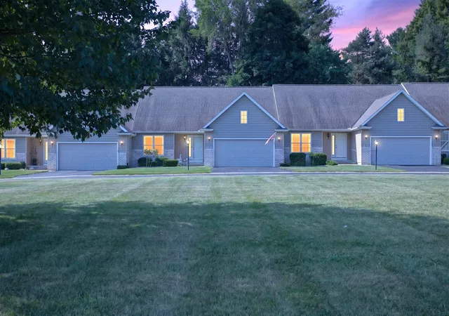 Photo 2 of Condo for sale at 3723 Ter Hills Ln #10, Jackson, MI 49203 | MLS# 70550169 | Listing updated on 2026-08-07