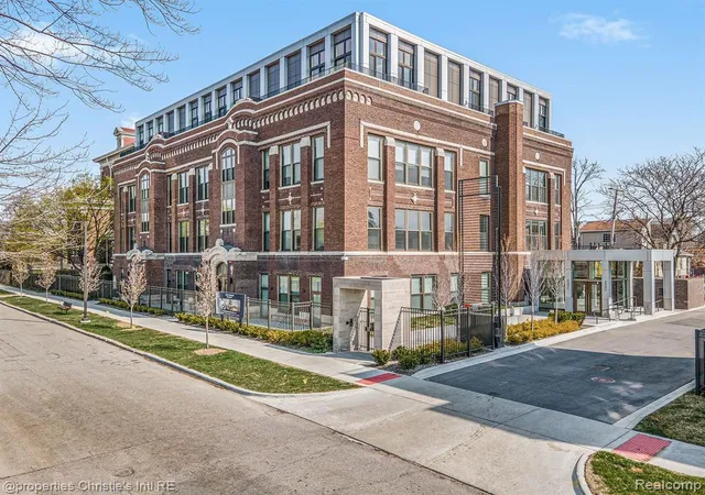 3rd image of 1454 Townsend St #307, Detroit, MI 48214 | MLS# 60990822