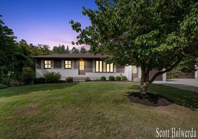 Photo 3 of Sale Pending at 1455 100Th St, Byron Center, MI 49315 | MLS# 70555061 | Listing updated on 2026-09-05